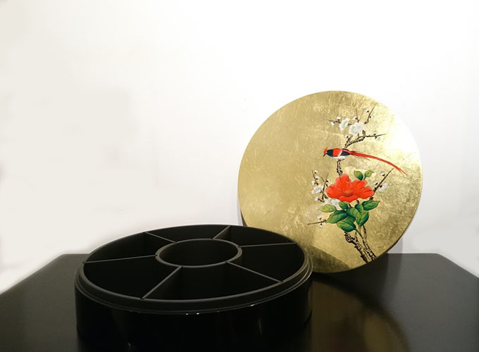 12 Lacquer Round Candy Box